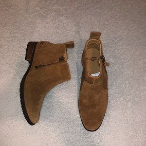 Ugg Chelsea boots